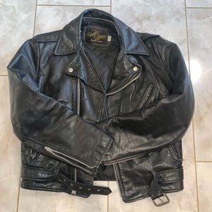 Vintage Looking Black Leather Jacket!
